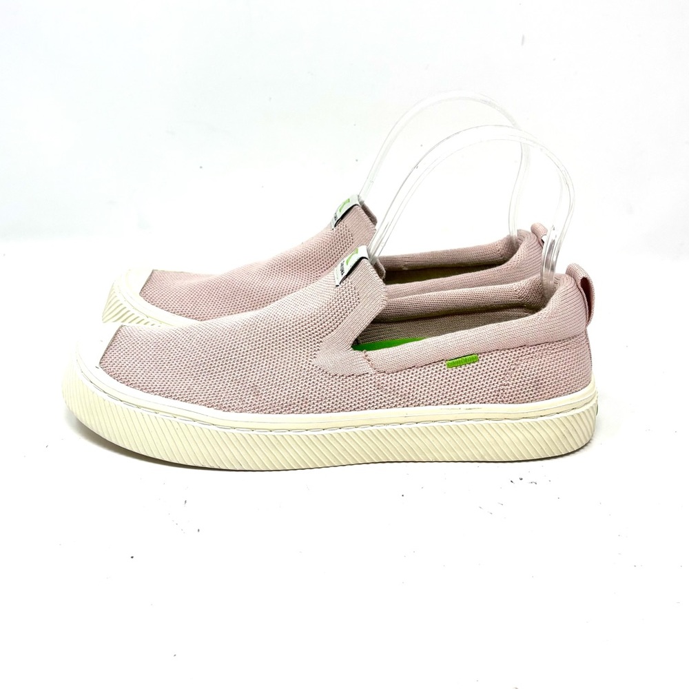 Cariuma Sneakers